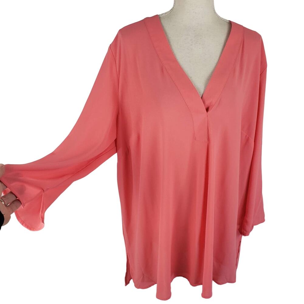 NWT Eloquii Flowy Sheer Deep V-Neck Long Sleeve Rounded Shirttail Hem Top 20 - Picture 1 of 15